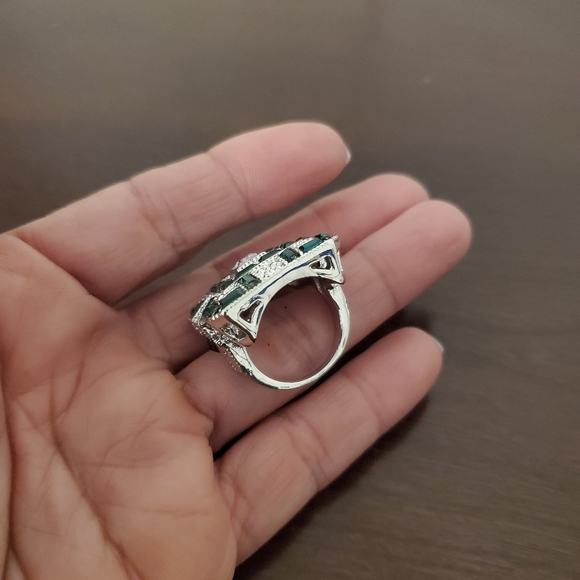 RING. - Picture 5 of 5